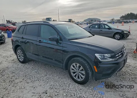 2019 Volkswagen Tiguan S z USA, uszkodzony, nr VIN 3VV1B7AX6KM136234